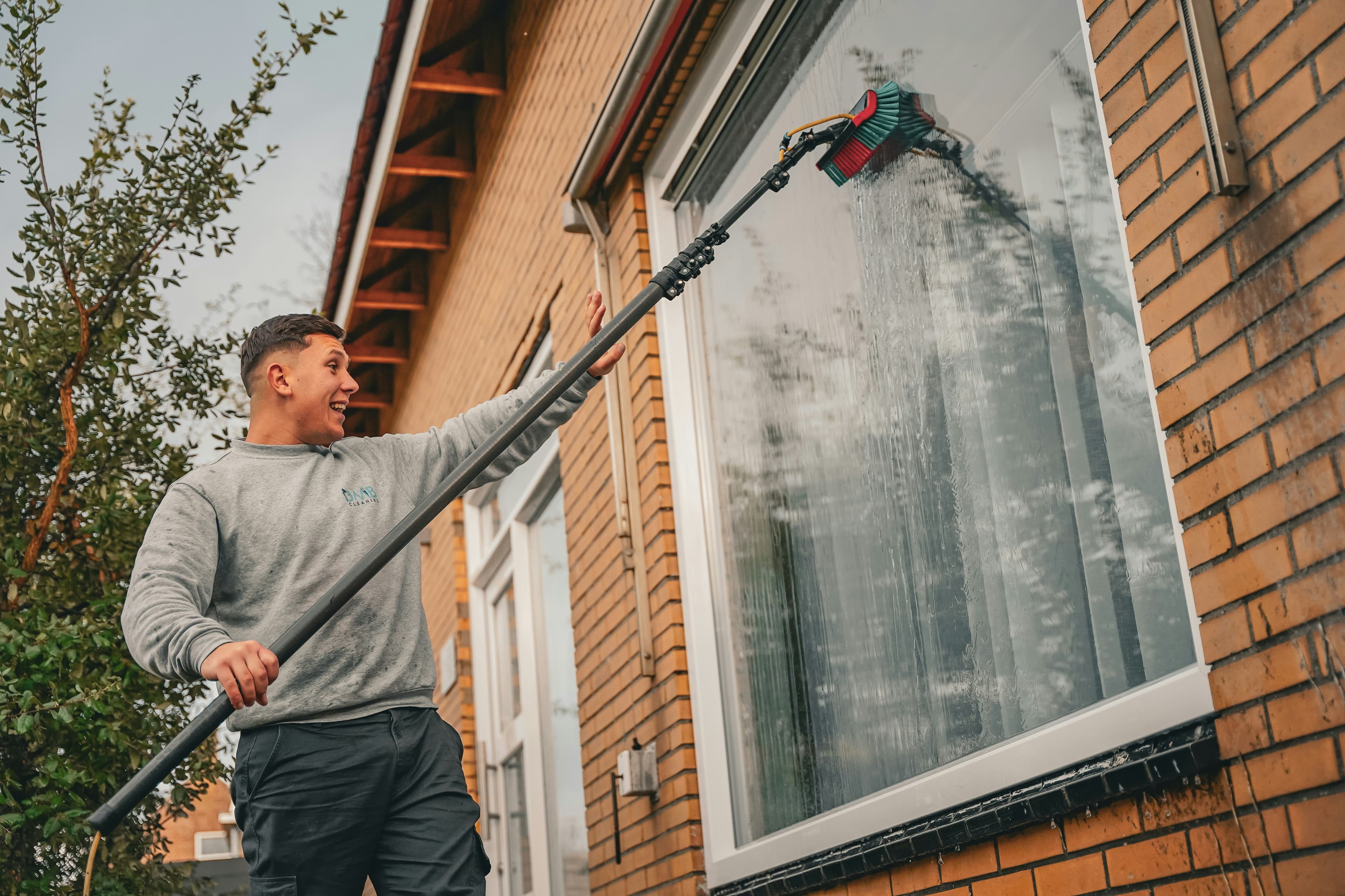 Fensterreinigung – Der perfekte Durchblick für Ihr Unternehmen